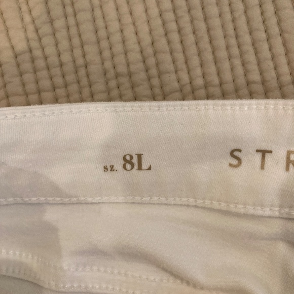 White House Black Market High-Rise White Straight Jeans - 8L - Picture 7 of 10